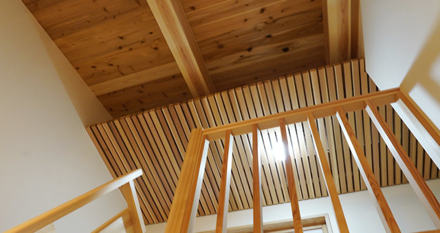 寝室天井（吉野杉）木材
