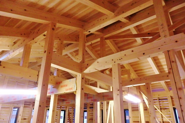 熟練大工職人が自然素材手刻み木組み創る健康木造住宅、香る家、造作作業９，２１